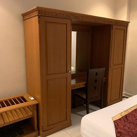 Enhaii Hotel Бандунг Экстерьер фото