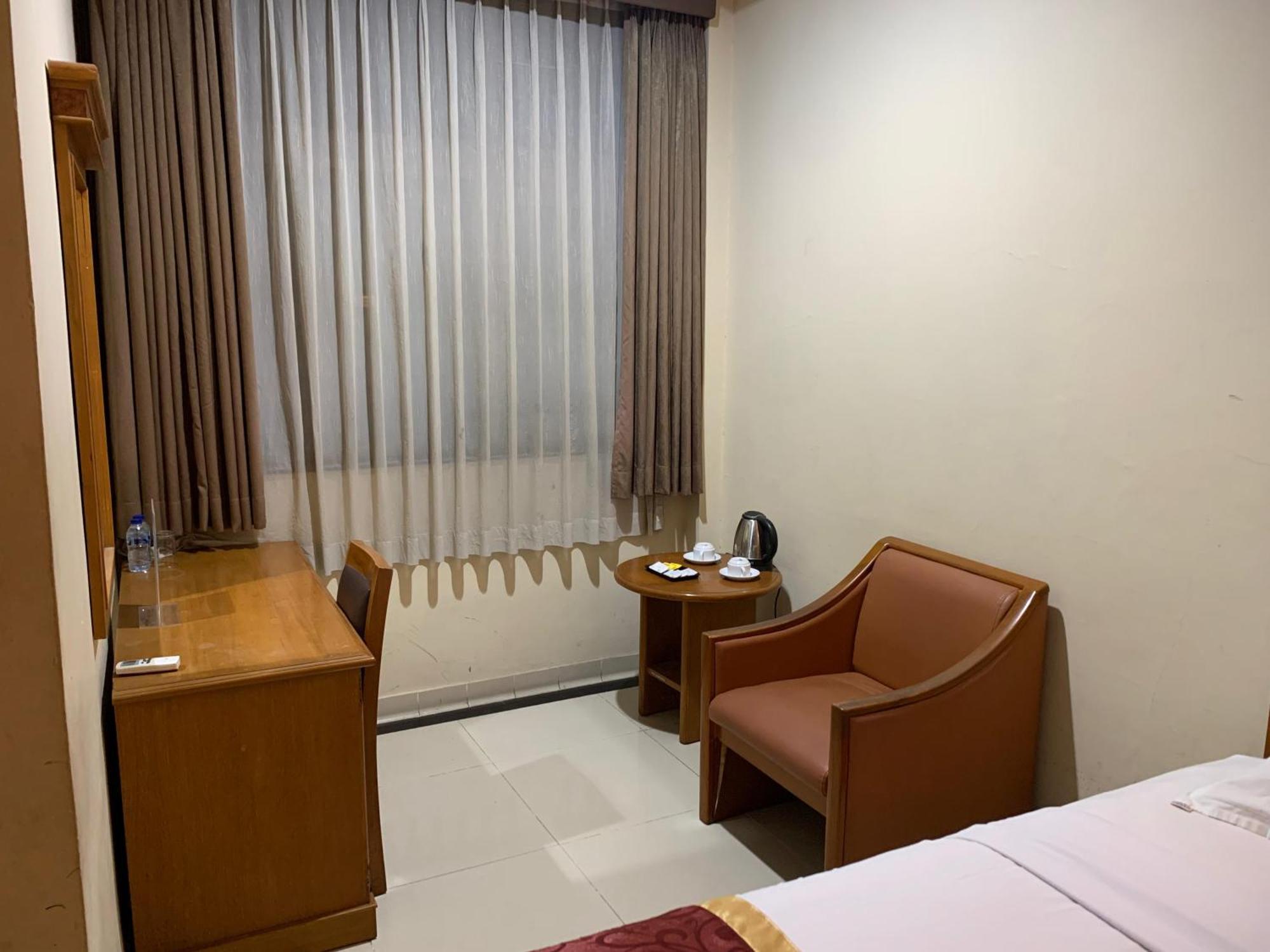 Enhaii Hotel Бандунг Экстерьер фото