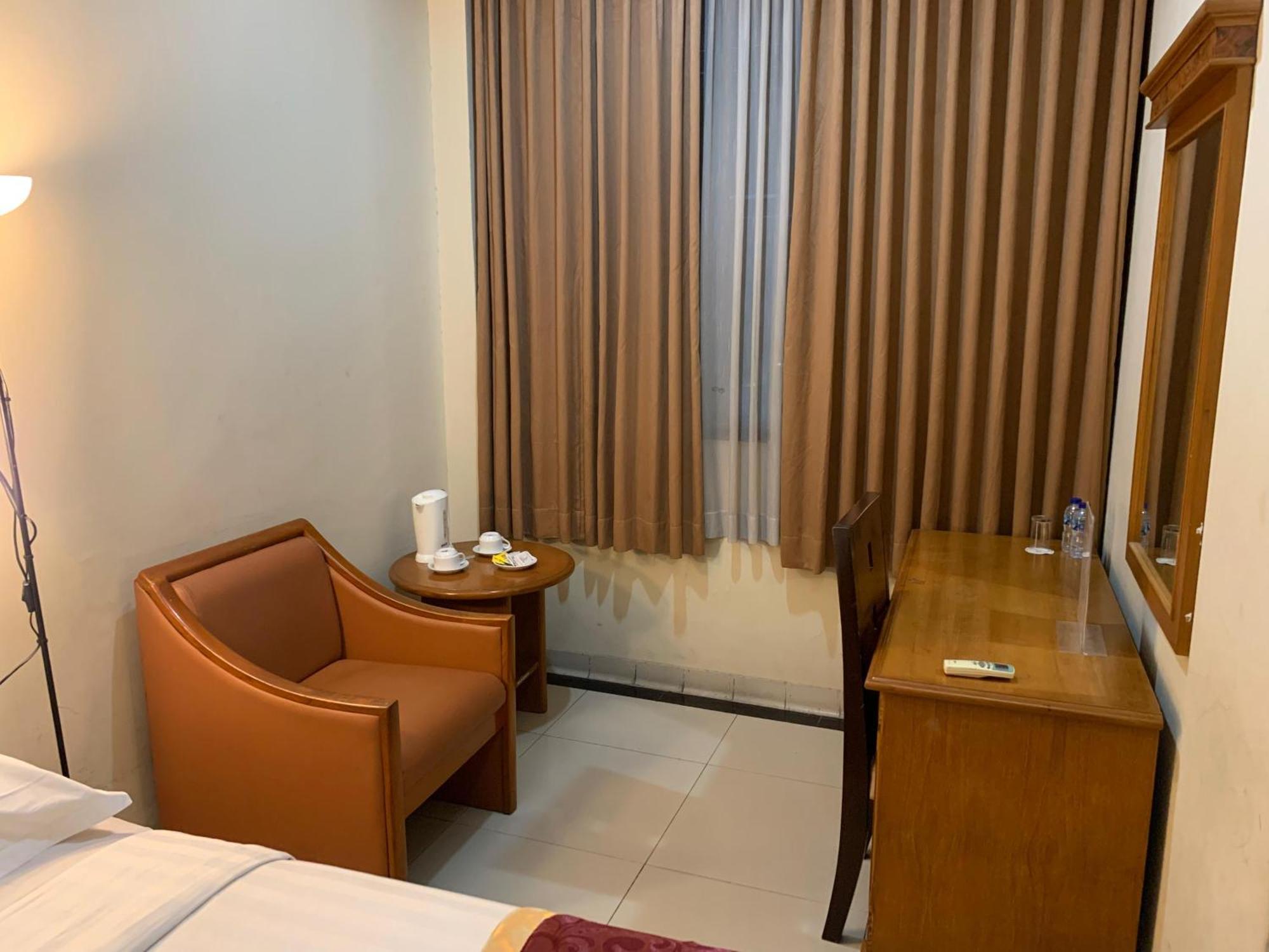 Enhaii Hotel Бандунг Экстерьер фото